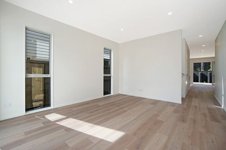 Photo of property in 32 Paripari Street, Flat Bush, Auckland, 2019