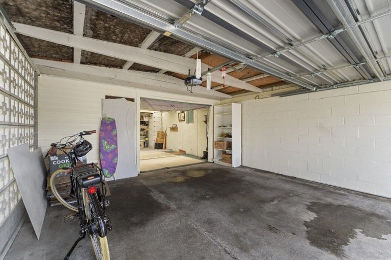Photo of property in 19 Freyberg Street, Levin, 5510