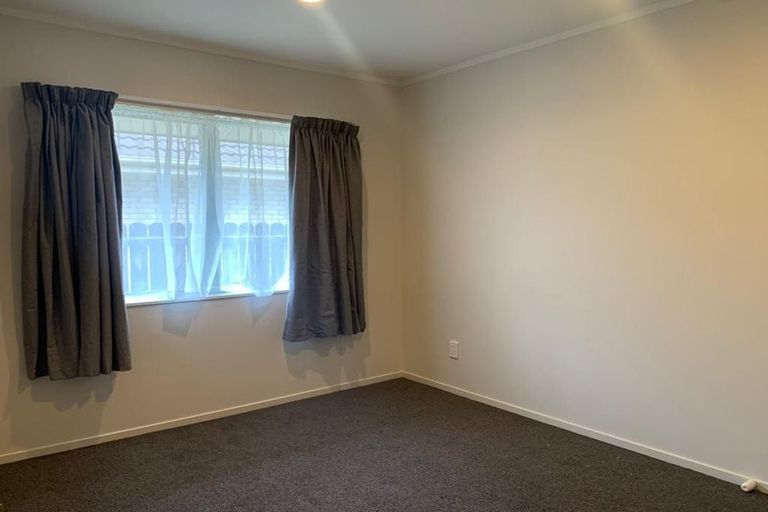 Photo of property in 30 Liddesdale Place, Papakura, 2110