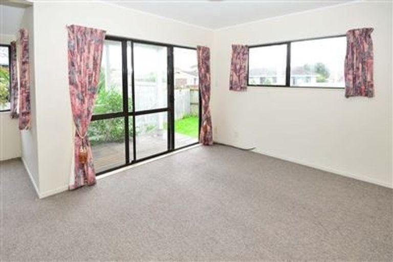 Photo of property in 1/26 Riverside Road, Orewa, 0931