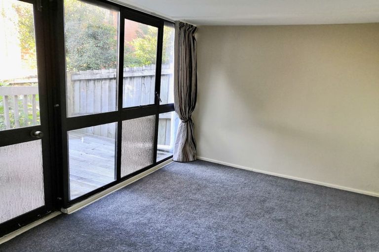 Photo of property in 796 East Coast Road, Oteha, Auckland, 0630