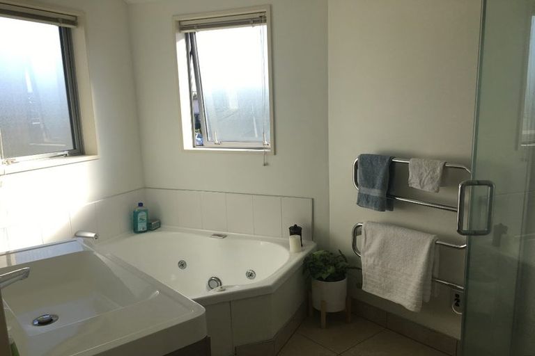 Photo of property in 94 Packe Street, Edgeware, Christchurch, 8013