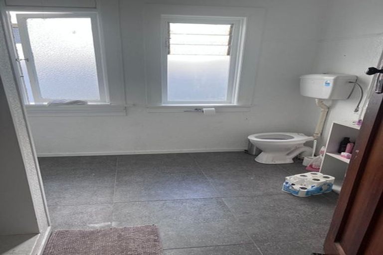 Photo of property in 40 Manor Place, Dunedin Central, Dunedin, 9016