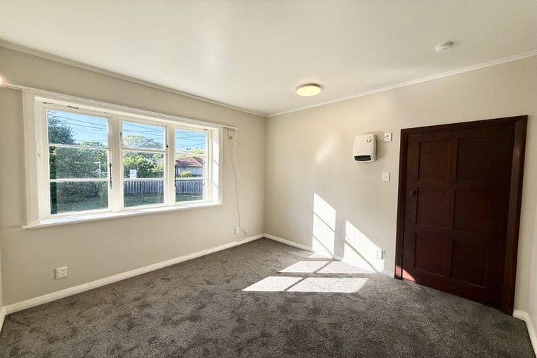 Photo of property in 73 Ford Road, Opawa, Christchurch, 8023