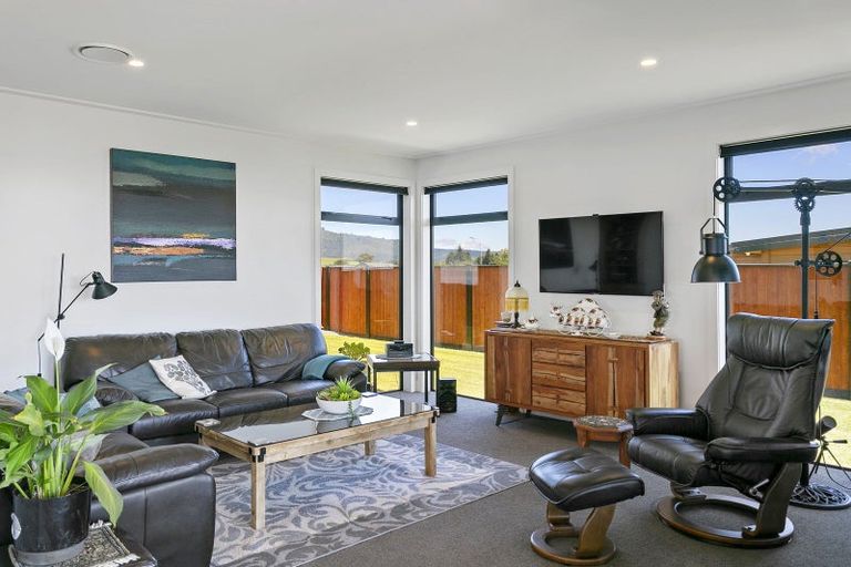 Photo of property in 21 Rangikatea Road, Omori, Turangi, 3381