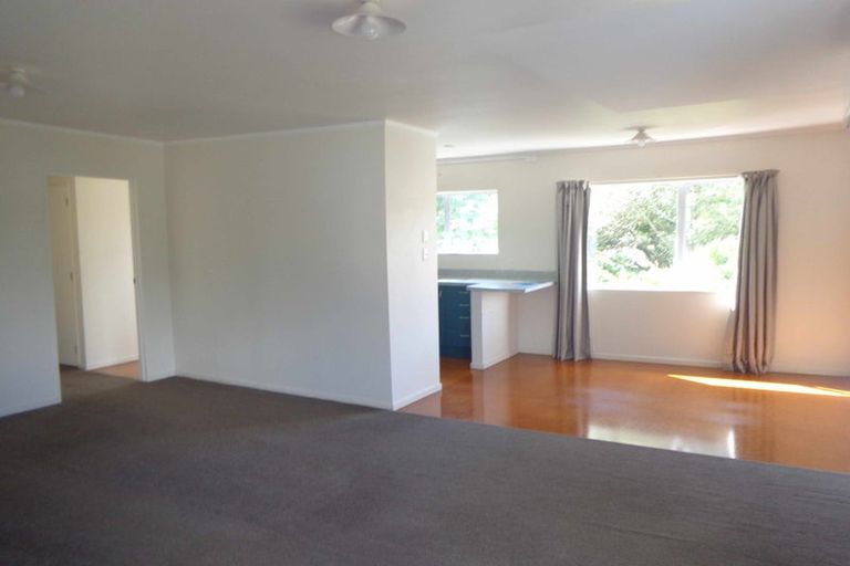 Photo of property in 1/11 Mona Vale, West Harbour, Auckland, 0618