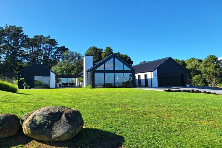 Photo of property in 46 Harry Dreadon Road, Opaheke, Papakura, 2584