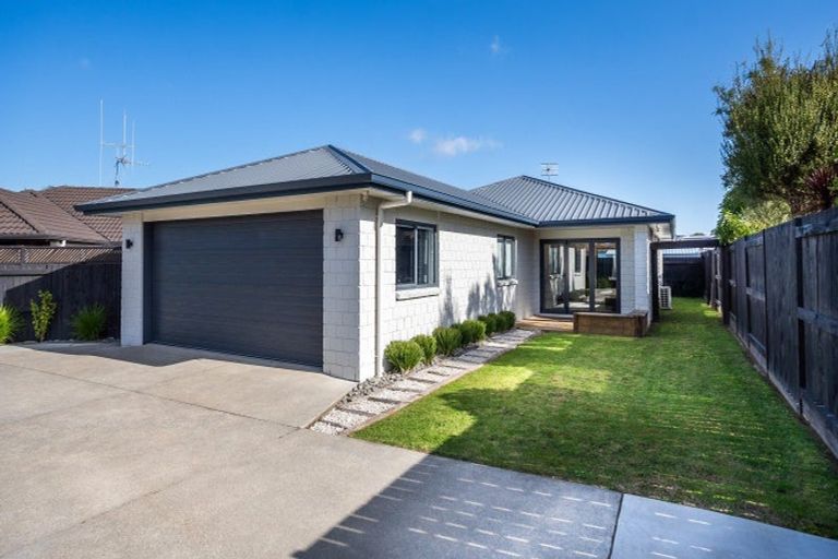 Photo of property in 98 Twin Oak Avenue, Papamoa Beach, Papamoa, 3118