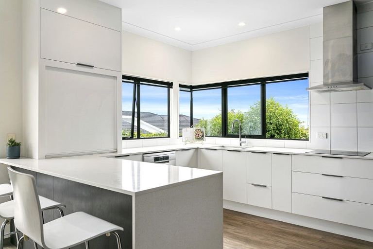 Photo of property in 2/73 Harvey Street, Waipahihi, Taupo, 3330