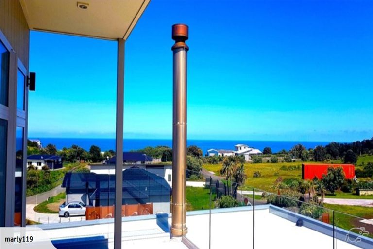 Photo of property in 34 Longbeach Drive, Castlecliff, Whanganui, 4501