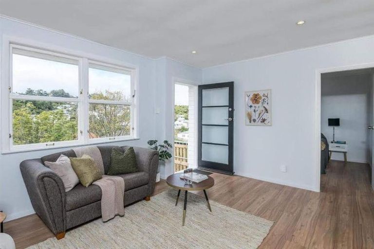 Photo of property in 113a Newlands Road, Newlands, Wellington, 6037