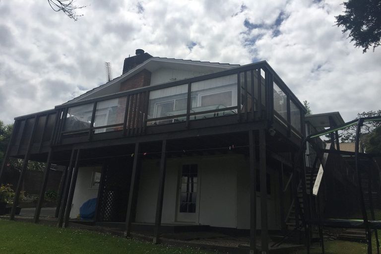 Photo of property in 2/26 Coroglen Avenue, Birkenhead, Auckland, 0626