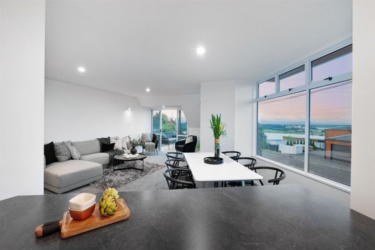 Photo of property in 50 Saint Andrews Hill Road, Mount Pleasant, Christchurch, 8081