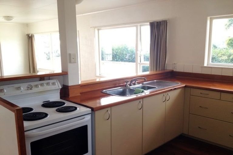 Photo of property in 1/44 Lysander Crescent, Beach Haven, Auckland, 0626