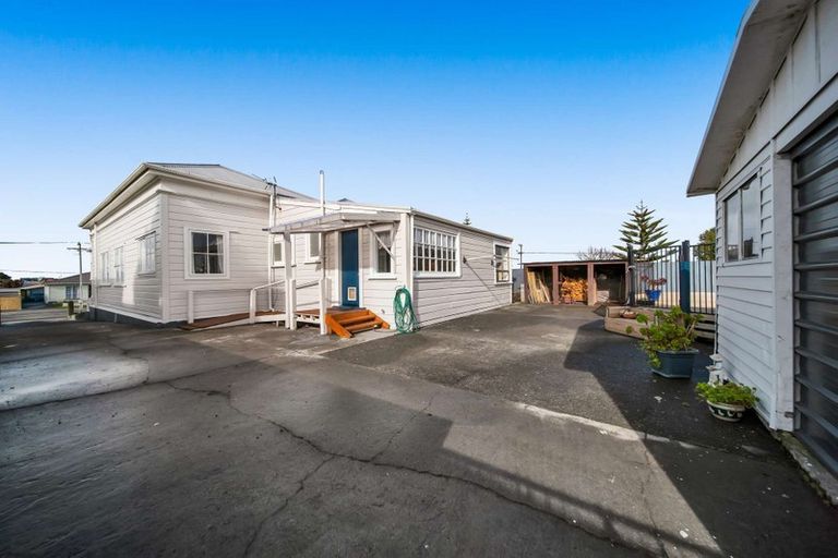 Photo of property in 3 Victoria Street, Hawera, 4610