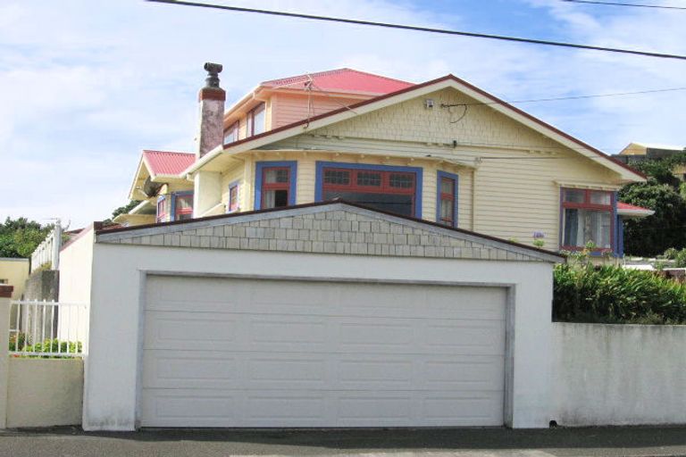 Photo of property in 38 Trent Street, Island Bay, Wellington, 6023
