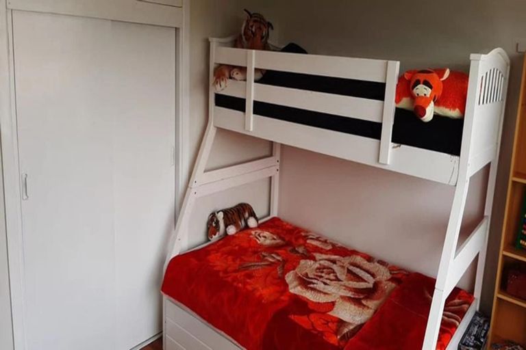 Photo of property in 16 Carole Crescent, Pakuranga, Auckland, 2010