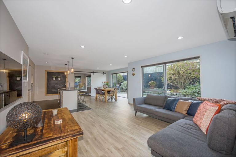 Photo of property in 4a Astrolabe Place, Gulf Harbour, Whangaparaoa, 0930