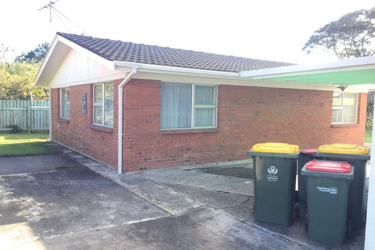 Photo of property in 2/17a Omana Road, Papatoetoe, Auckland, 2025