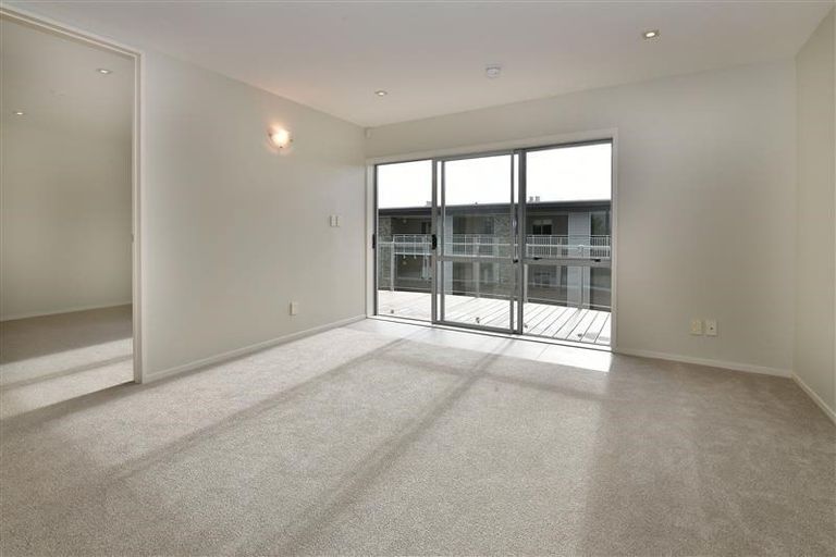 Photo of property in 315/252 Centreway Road, Orewa, 0931