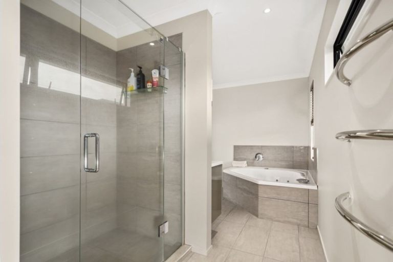 Photo of property in 105 Waikite Road, Welcome Bay, Tauranga, 3175