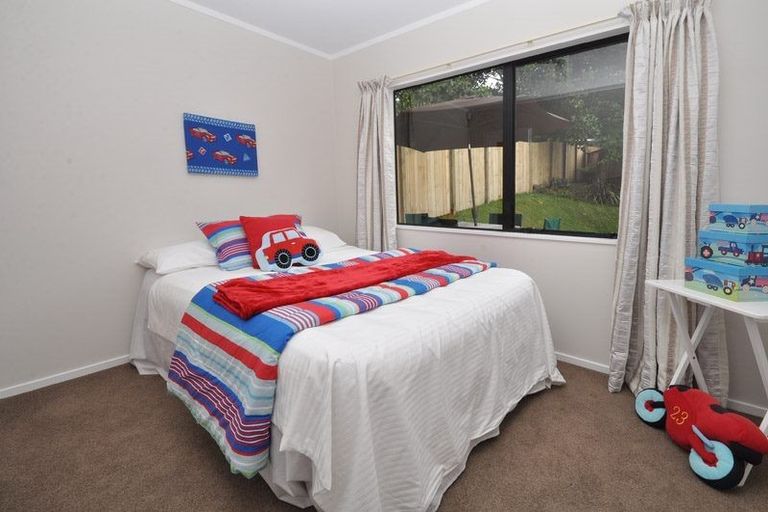 Photo of property in 1/40 Lilburn Crescent, Massey, Auckland, 0614