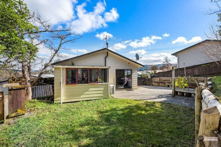 Photo of property in 112 Norana Road, Timberlea, Upper Hutt, 5018