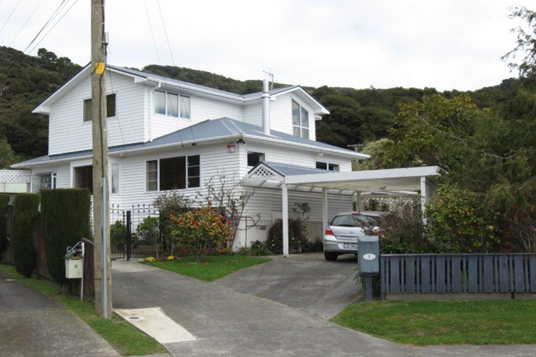 Photo of property in 7 Karaka Street, Wainuiomata, Lower Hutt, 5014