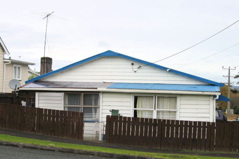 Photo of property in 21 Puriri Street, Helensville, 0800