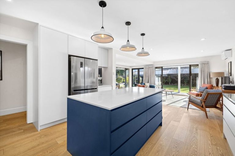 Photo of property in 19 Weston Road, St Albans, Christchurch, 8052