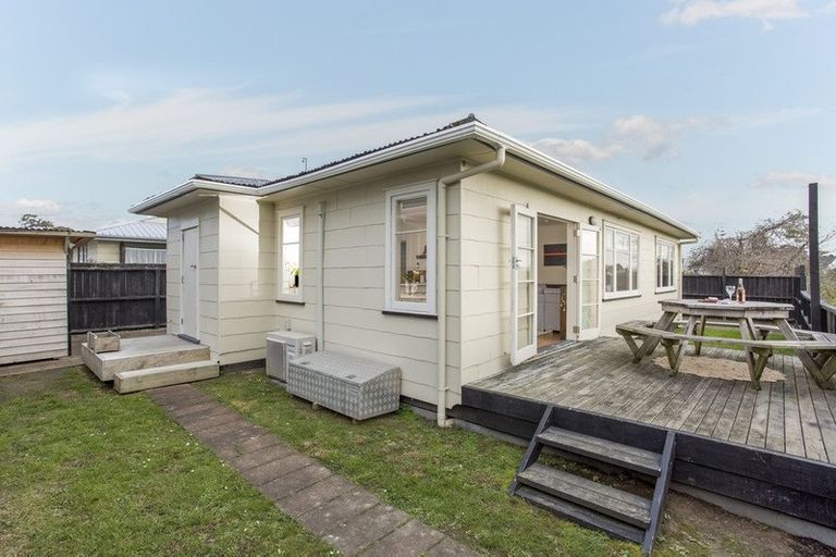 Photo of property in 11d Springs Road, Parakai, 0830