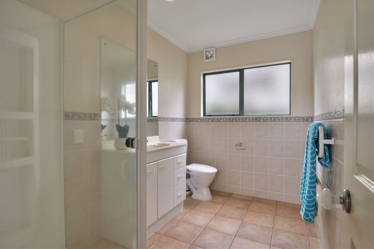 Photo of property in 31 Oakwood Grove, Eastern Beach, Auckland, 2012