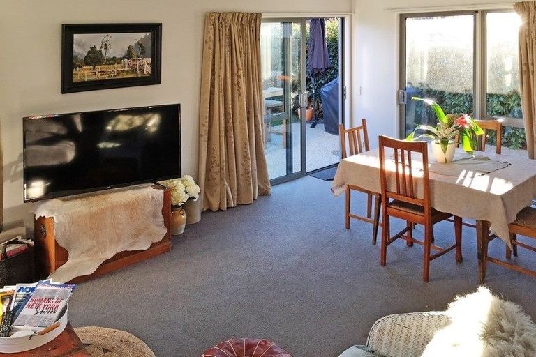 Photo of property in 5a Cone Peak Close, Lake Hayes, Queenstown, 9304