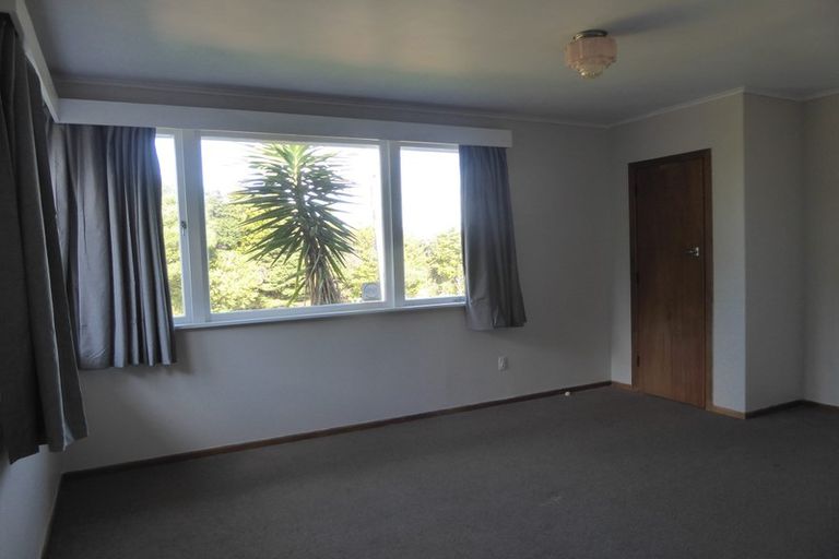 Photo of property in 17 Gill Crescent, Blockhouse Bay, Auckland, 0600