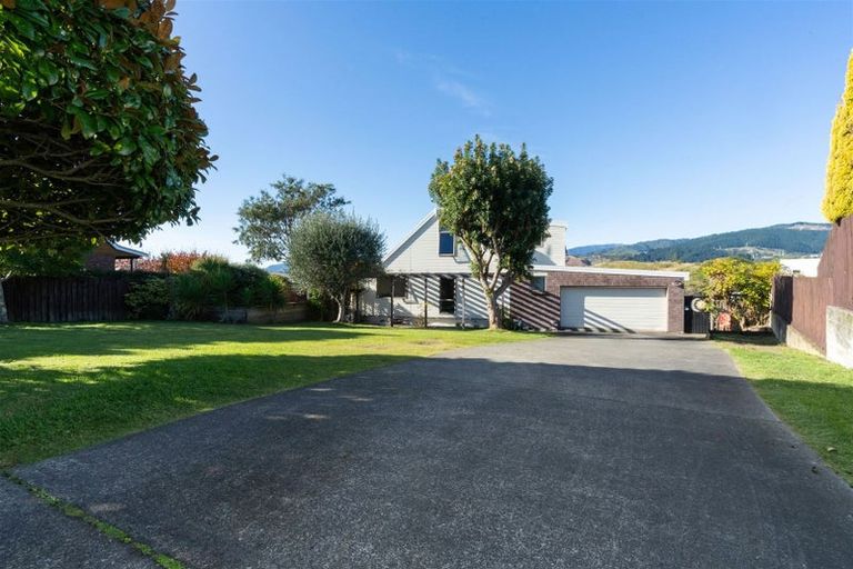 Photo of property in 12 Pohutukawa Crescent, Raumati Beach, Paraparaumu, 5032