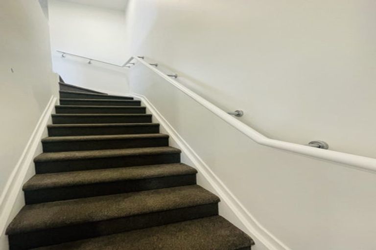 Photo of property in 250a Great North Road, Henderson, Auckland, 0612