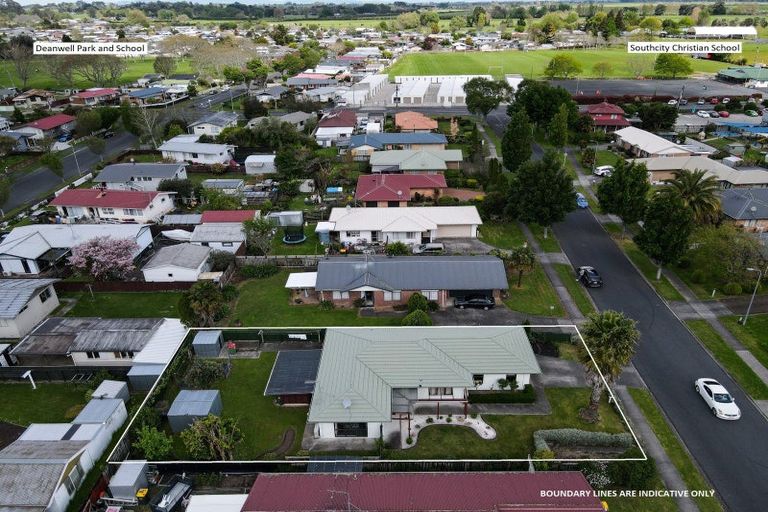 Photo of property in 14 Catalina Drive, Melville, Hamilton, 3206