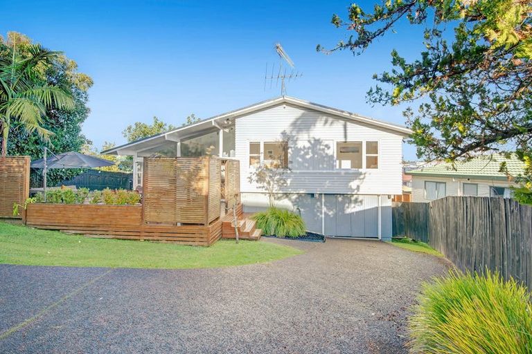 Photo of property in 1/29 Bruce Road, Glenfield, Auckland, 0629