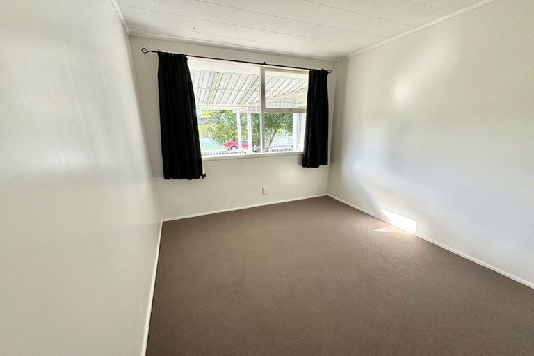 Photo of property in 1 Hywell Place, Manurewa, Auckland, 2102