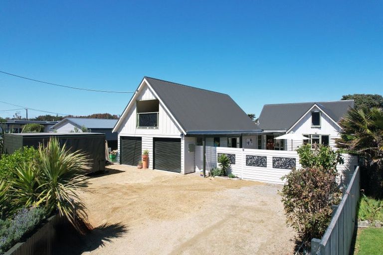 Photo of property in 41 Koputara Road, Himatangi Beach, Foxton, 4891