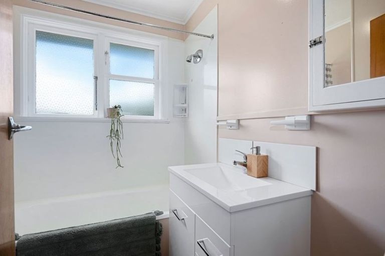 Photo of property in 1/10 Hildreth Street, Trentham, Upper Hutt, 5018