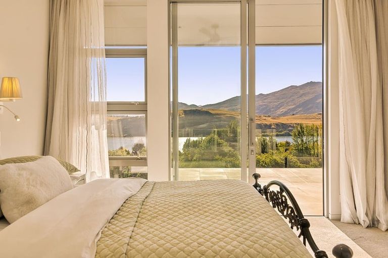 Photo of property in 16 Hayes View Lane, Lake Hayes, Queenstown, 9371