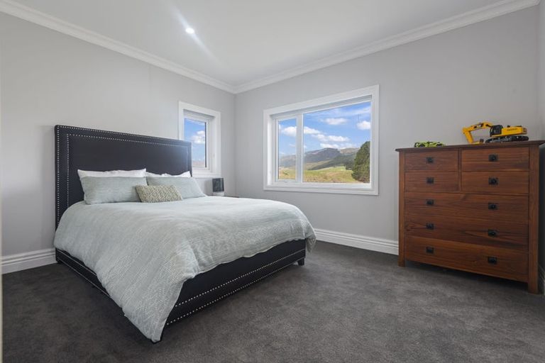 Photo of property in 52 Highland View Drive, Tokomaru, Palmerston North, 4474