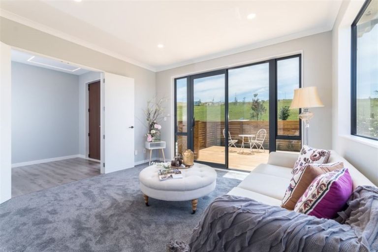 Photo of property in 15 Tawatawa Street, Long Bay, Auckland, 0630