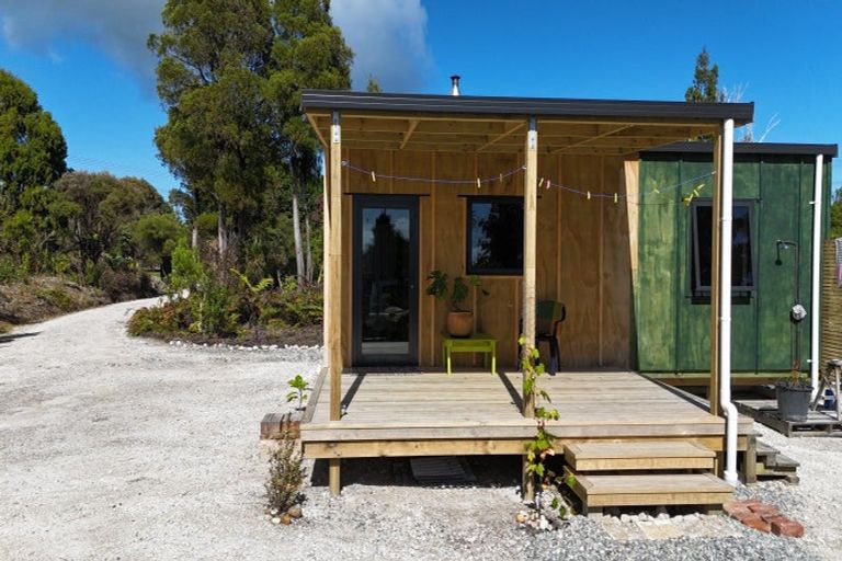 Photo of property in 902 Cape Foulwind Road, Cape Foulwind, 7892