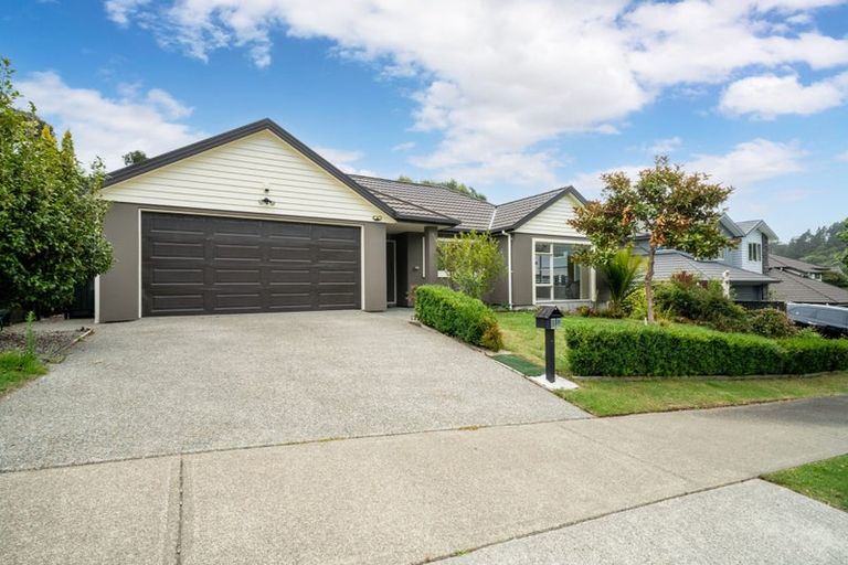 Photo of property in 50 Te Puia Drive, Aotea, Porirua, 5024