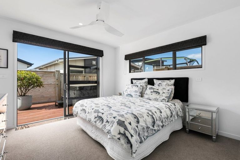 Photo of property in 2 Makura Drive, Papamoa Beach, Papamoa, 3118