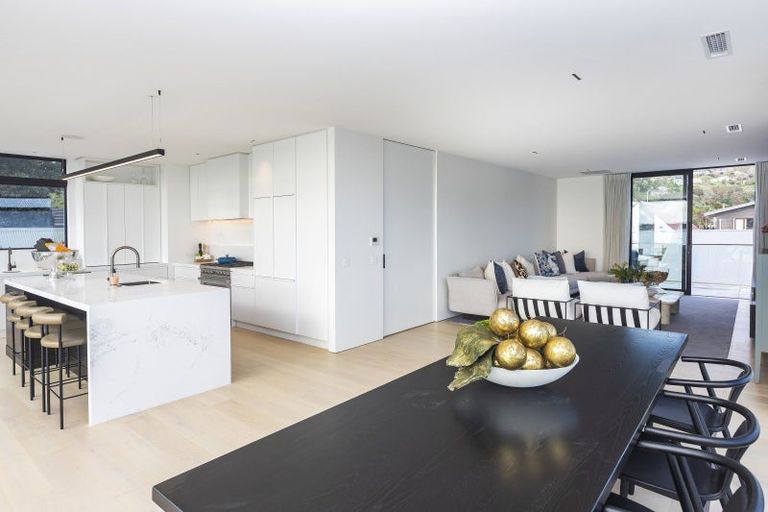 Photo of property in 8a Beachville Road, Redcliffs, Christchurch, 8081