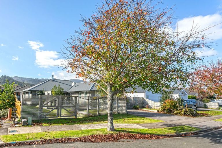 Photo of property in 80 Golden Shore Place, Coromandel, 3506