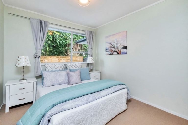 Photo of property in 11 South Pacific Place, Henderson, Auckland, 0612